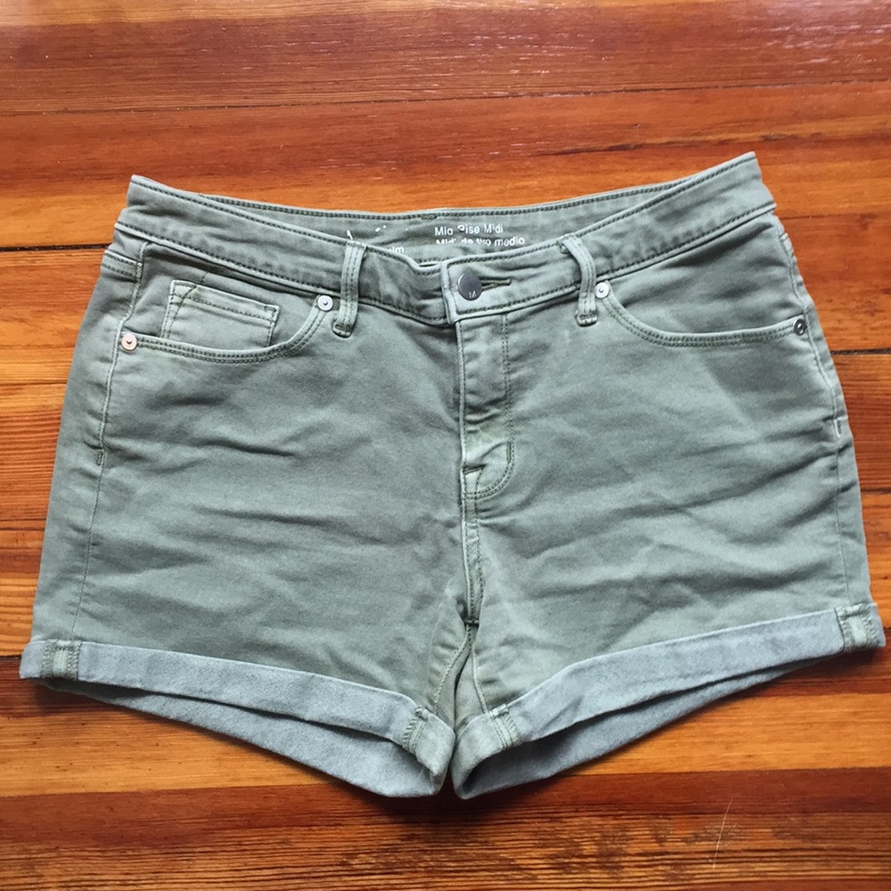 Olive Green Mid Rise Midi Shorts
